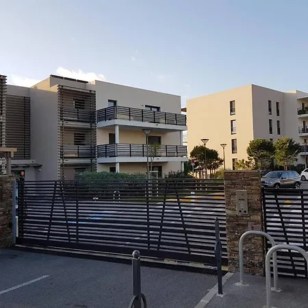 Apartament Appt Confort 3 Pieces Avec Terrasse Et Piscine A Saint-raphael - Fr-1-226a-124 *